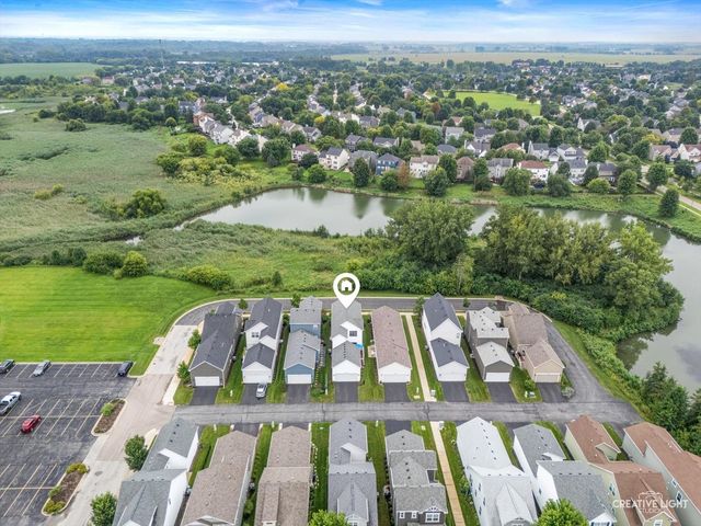 39W194 Water Way, Geneva, IL 60134