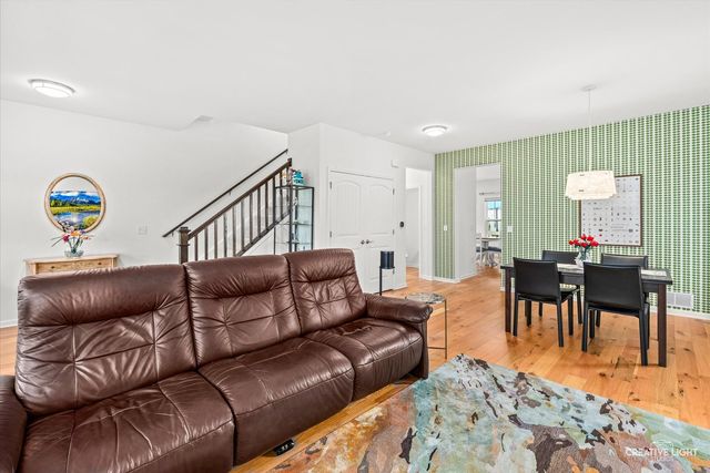 39W194 Water Way, Geneva, IL 60134