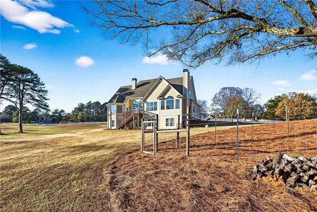 110 Riverbend Court, Mcdonough, GA 30252