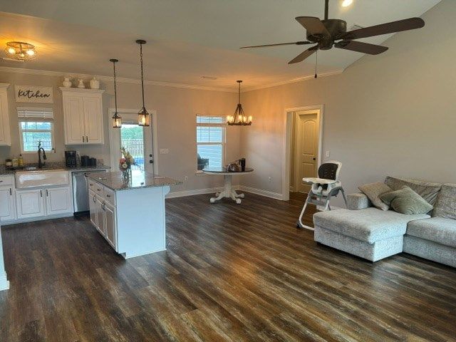 113 Cabrio Way, Headland, AL 36345