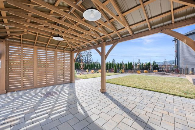 20528 NE Empire Avenue, Bend, OR 97701