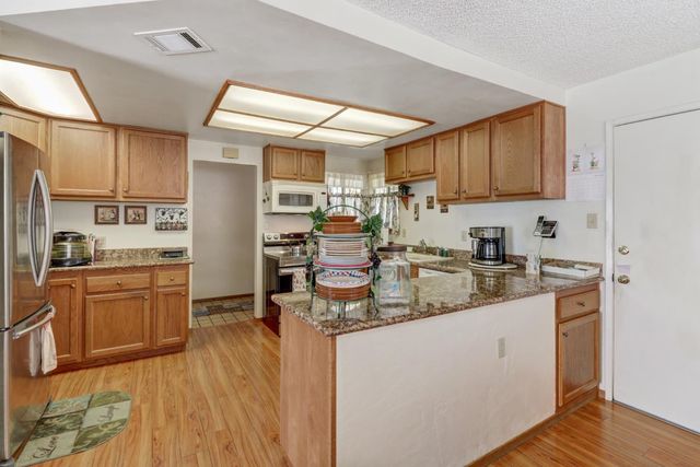 3142 Rosemont Dr, Sacramento, CA 95826