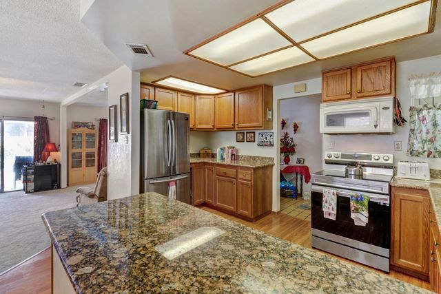 3142 Rosemont Dr, Sacramento, CA 95826