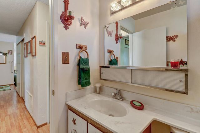 3142 Rosemont Dr, Sacramento, CA 95826