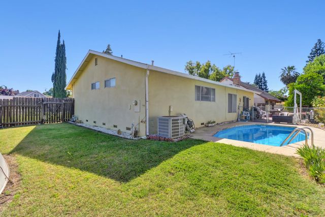 3142 Rosemont Dr, Sacramento, CA 95826