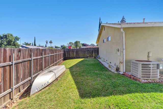 3142 Rosemont Dr, Sacramento, CA 95826