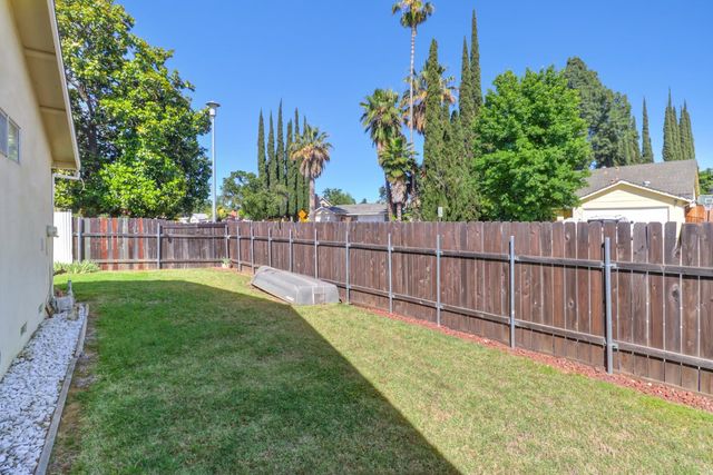 3142 Rosemont Dr, Sacramento, CA 95826