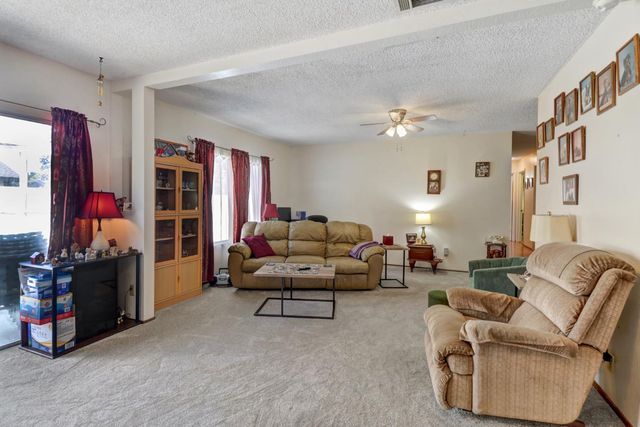 3142 Rosemont Dr, Sacramento, CA 95826