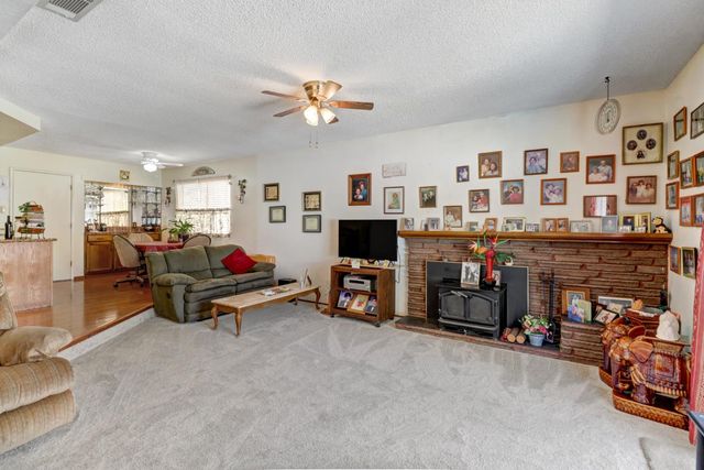 3142 Rosemont Dr, Sacramento, CA 95826