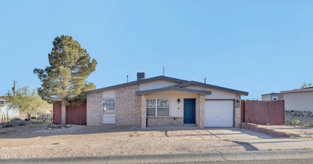 13566 La Batalla Court, Horizon City, TX 79928