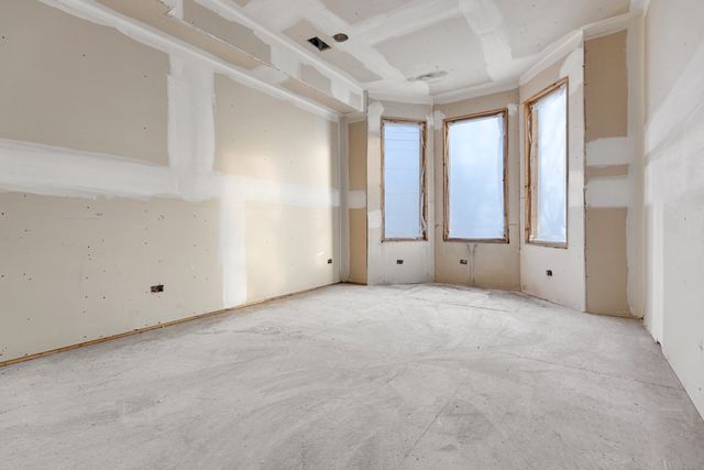 1904 W Berwyn Avenue, Chicago, IL 60640