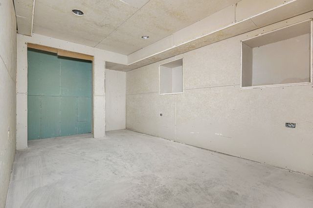 1904 W Berwyn Avenue, Chicago, IL 60640