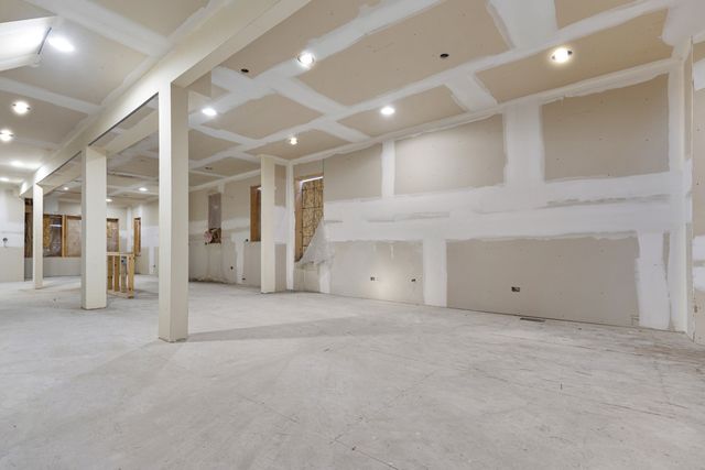 1904 W Berwyn Avenue, Chicago, IL 60640