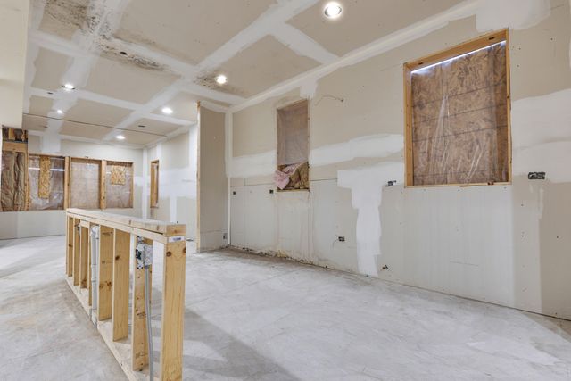 1904 W Berwyn Avenue, Chicago, IL 60640