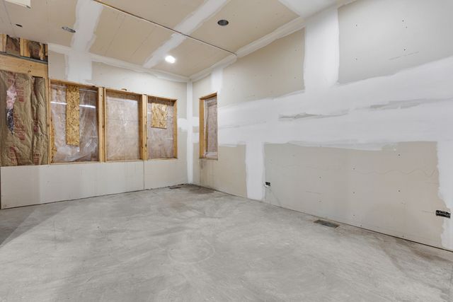 1904 W Berwyn Avenue, Chicago, IL 60640