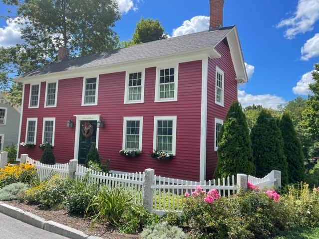 24 Ramsdell Road, Henniker, NH 03242