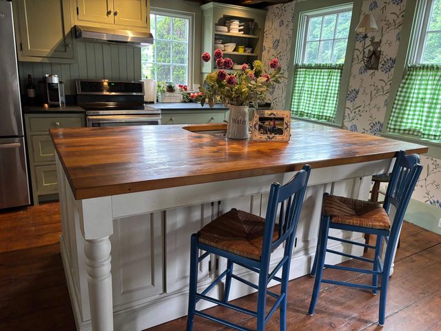 24 Ramsdell Road, Henniker, NH 03242