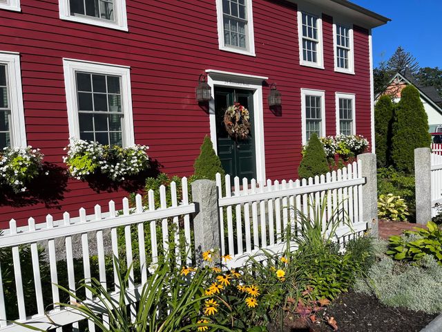 24 Ramsdell Road, Henniker, NH 03242