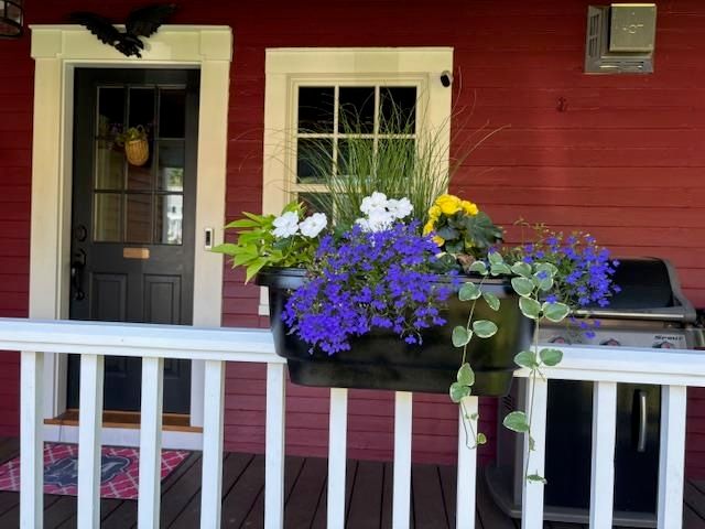 24 Ramsdell Road, Henniker, NH 03242