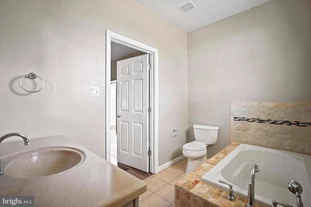 975 PALMERS MILL (COTTAGE) RD, Media, PA 19063
