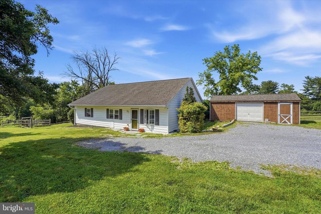 975 PALMERS MILL (COTTAGE) RD, Media, PA 19063