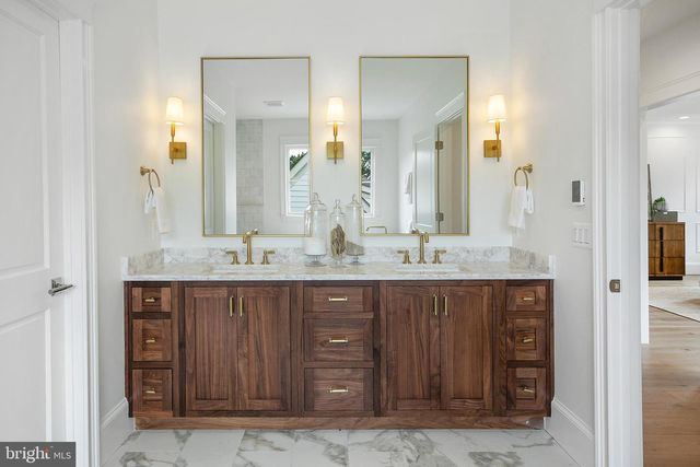 502 N JACKSON ST, Arlington, VA 22201