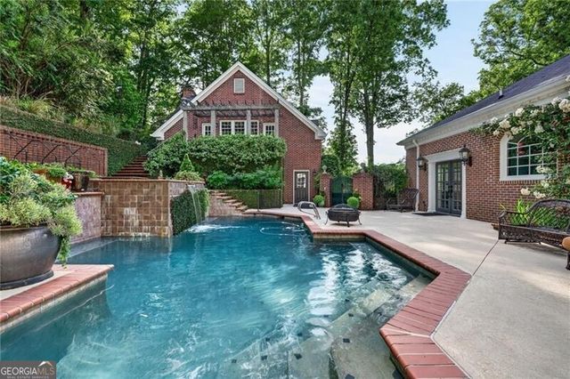 3650 Dumbarton Road NW, Atlanta, GA 30327