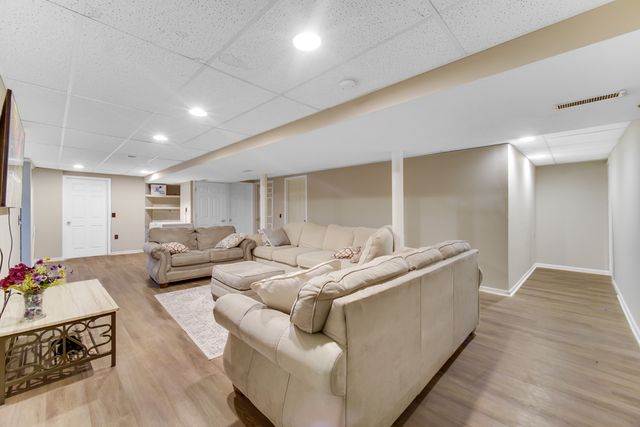 310 Fairwind Court, Montgomery, IL 60538