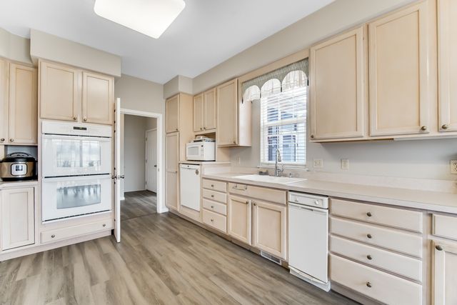 310 Fairwind Court, Montgomery, IL 60538