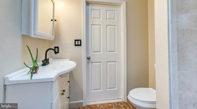 1434 F ST NE, Washington, DC 20002