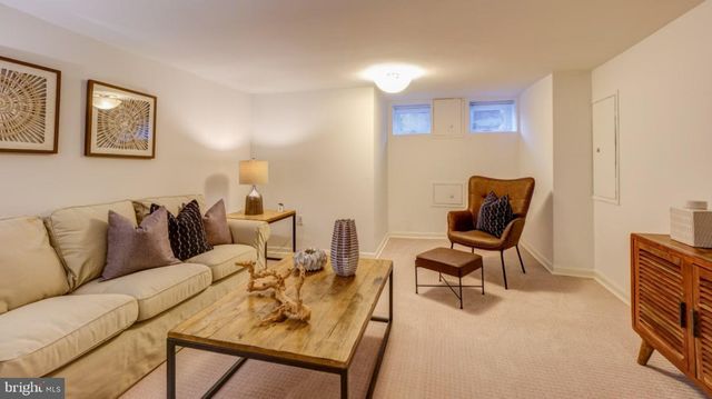 1434 F ST NE, Washington, DC 20002