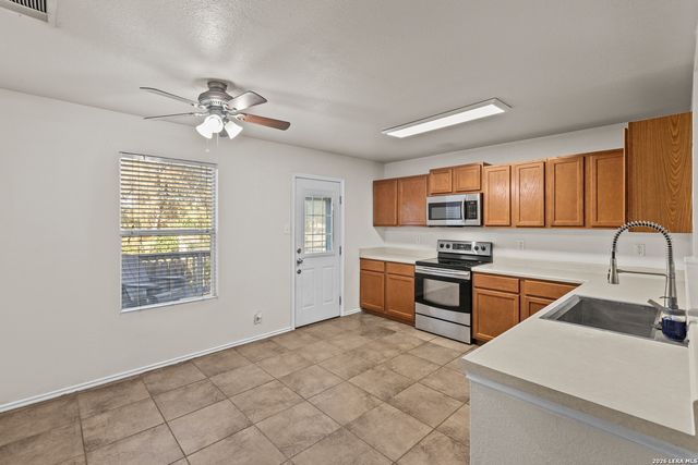 8840 TWIN OAKS CT, San Antonio, TX 78250