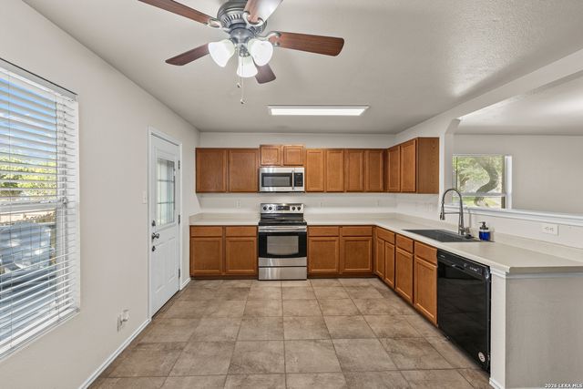 8840 TWIN OAKS CT, San Antonio, TX 78250