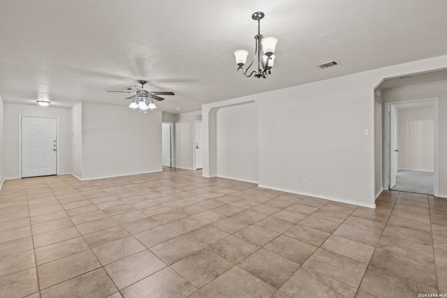8840 TWIN OAKS CT, San Antonio, TX 78250