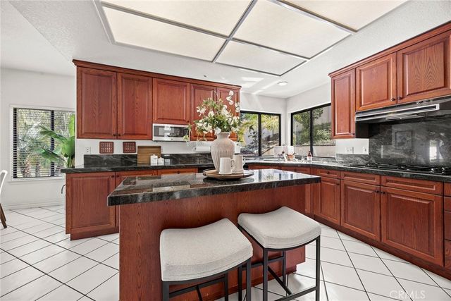 240 S Willowcreek Lane, Anaheim, CA 92808