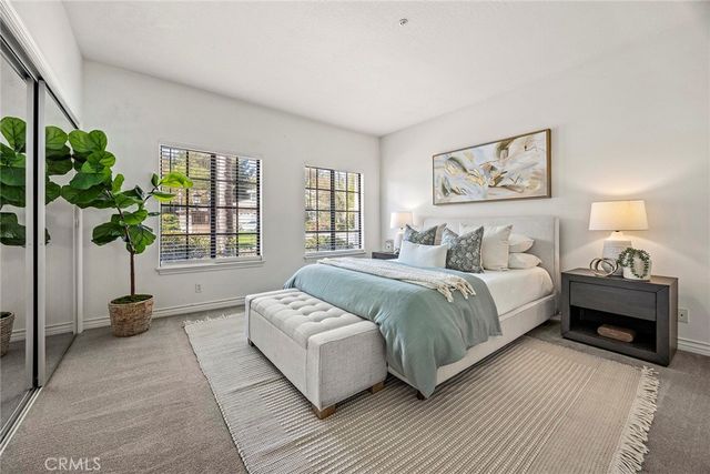 240 S Willowcreek Lane, Anaheim, CA 92808
