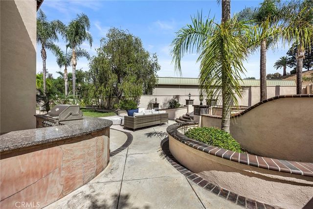 240 S Willowcreek Lane, Anaheim, CA 92808
