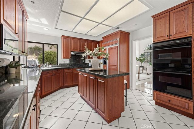 240 S Willowcreek Lane, Anaheim, CA 92808