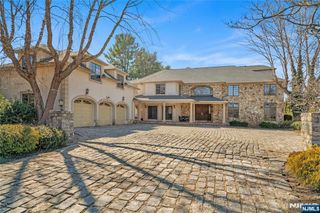 21 Jorgenson Lane, Fairfield, NJ 07004