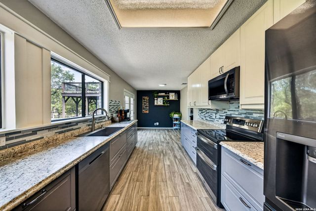 9302 LIMESTONE HL, San Antonio, TX 78254