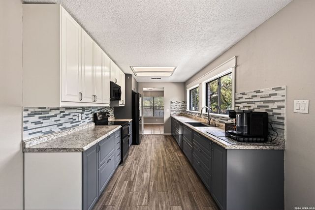 9302 LIMESTONE HL, San Antonio, TX 78254
