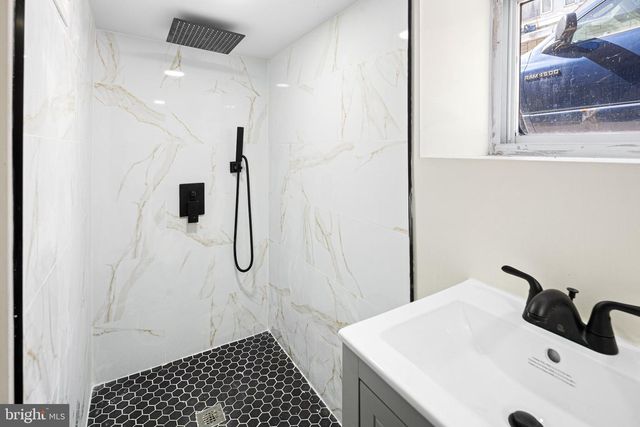 2437 S BEULAH ST, Philadelphia, PA 19148