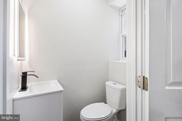 2437 S BEULAH ST, Philadelphia, PA 19148