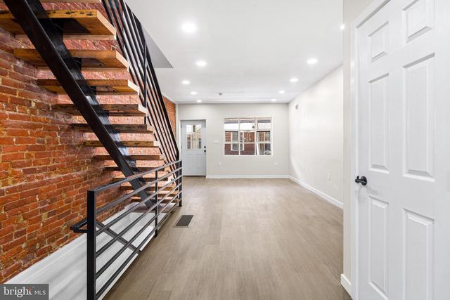 2437 S BEULAH ST, Philadelphia, PA 19148