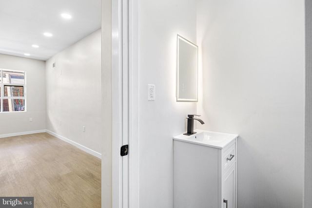 2437 S BEULAH ST, Philadelphia, PA 19148