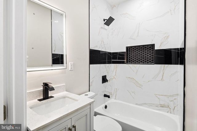 2437 S BEULAH ST, Philadelphia, PA 19148