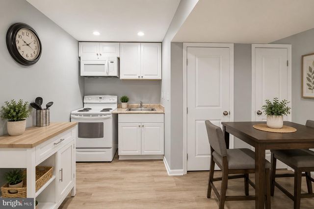 904 S MONROE ST, Arlington, VA 22204