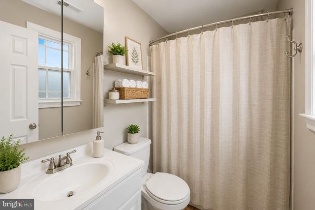 904 S MONROE ST, Arlington, VA 22204