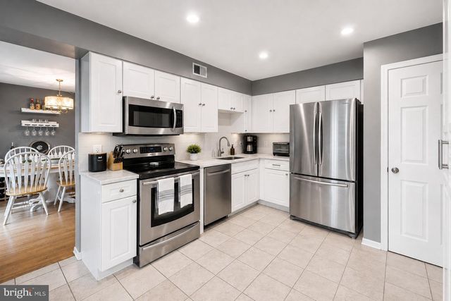 904 S MONROE ST, Arlington, VA 22204