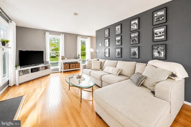904 S MONROE ST, Arlington, VA 22204